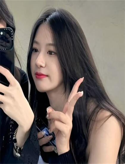 影评人推荐：《女模头的诞生》致敬的经典元素与情怀唤起——震撼心灵的视觉盛宴